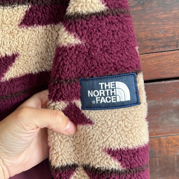 Aztec Pullover - Picture 3 of 5